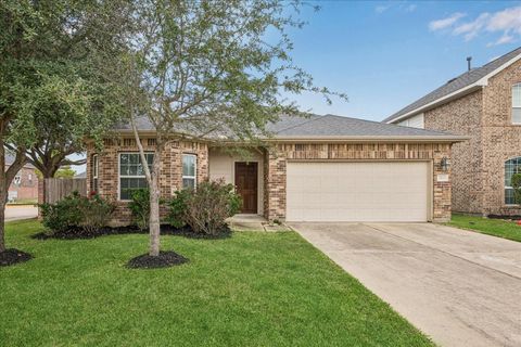 Photo of 24634 Lakecrest Creek Drive, Katy, TX 77493 (MLS # 26773743)