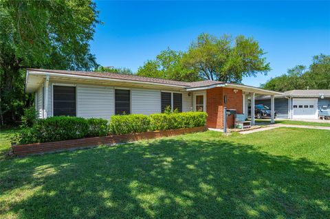 1216 15th Avenue N Texas City TX 77590