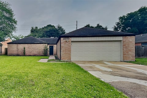 Photo of 1070 Red Rock Canyon Drive, Katy, TX 77450 (MLS # 49180837)