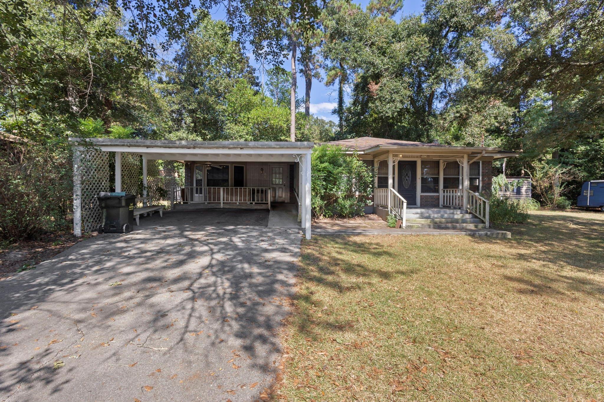 743 Charmaine Drive E