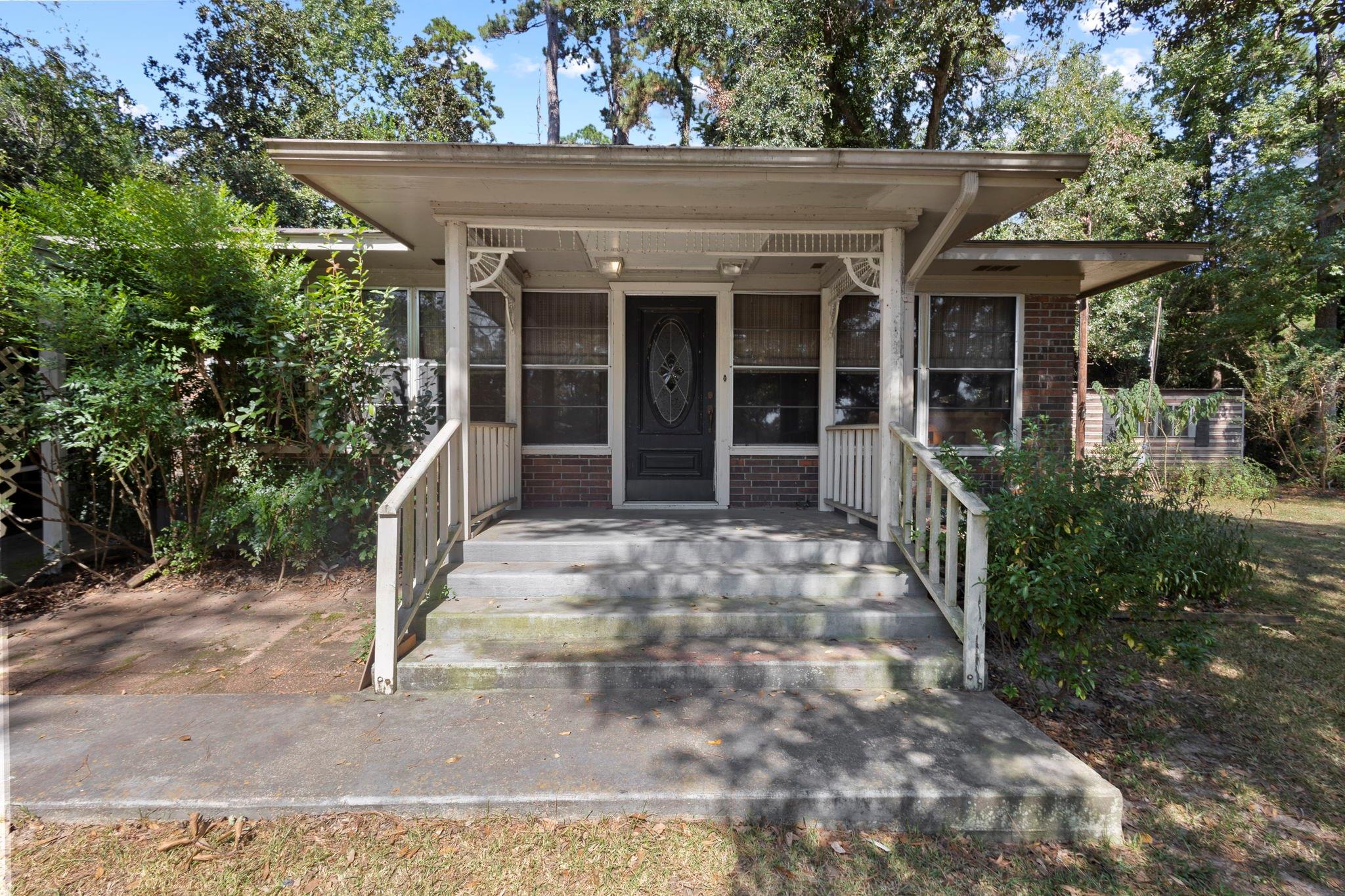 743 Charmaine Drive E