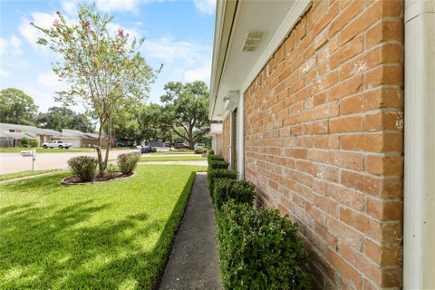 Homes For Sale - 16410 Hickory Knoll Drive<br/> Houston, TX 77059