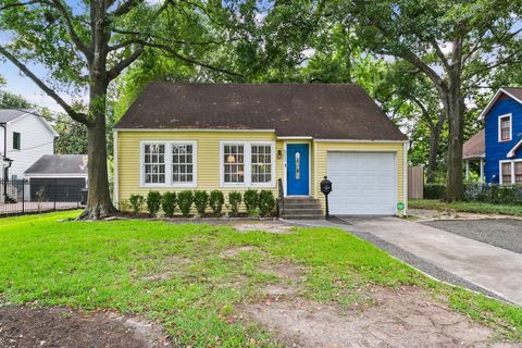 Photo of 503 W 33rd Street, Houston, TX 77018 (MLS # 7932962)