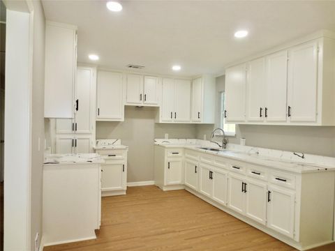 Photo of 2722 Parker Road #B, Houston, TX 77093 (MLS # 10212520)