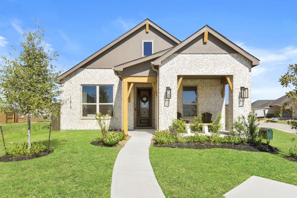 Photo of 11915 S Pavillion Drive, Mont Belvieu, TX 77523 (MLS # 97360198)