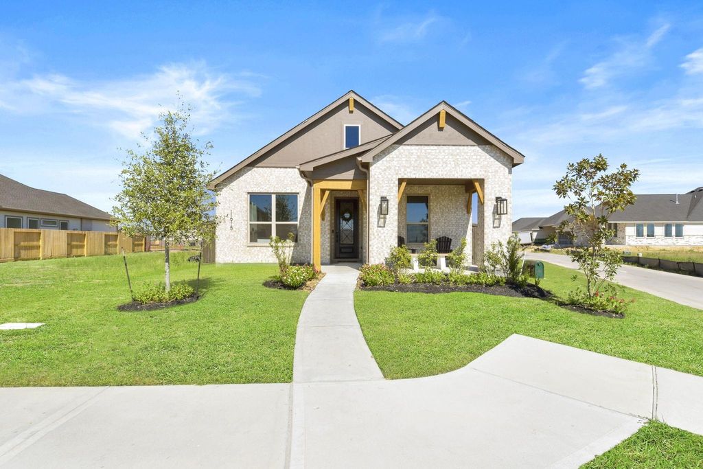 Photo of 11915 S Pavillion Drive, Mont Belvieu, TX 77523 (MLS # 97360198)