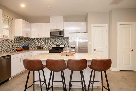 Photo of 119 E 32nd Street #A, Houston, TX 77018 (MLS # 46426395)