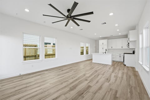 Tiny photo for 530 N 4th Street, La Porte, TX 77571 (MLS # 47528023)