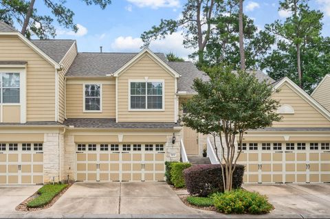 Photo of 13600 Breton Ridge #25E, Houston, TX 77070 (MLS # 71657385)