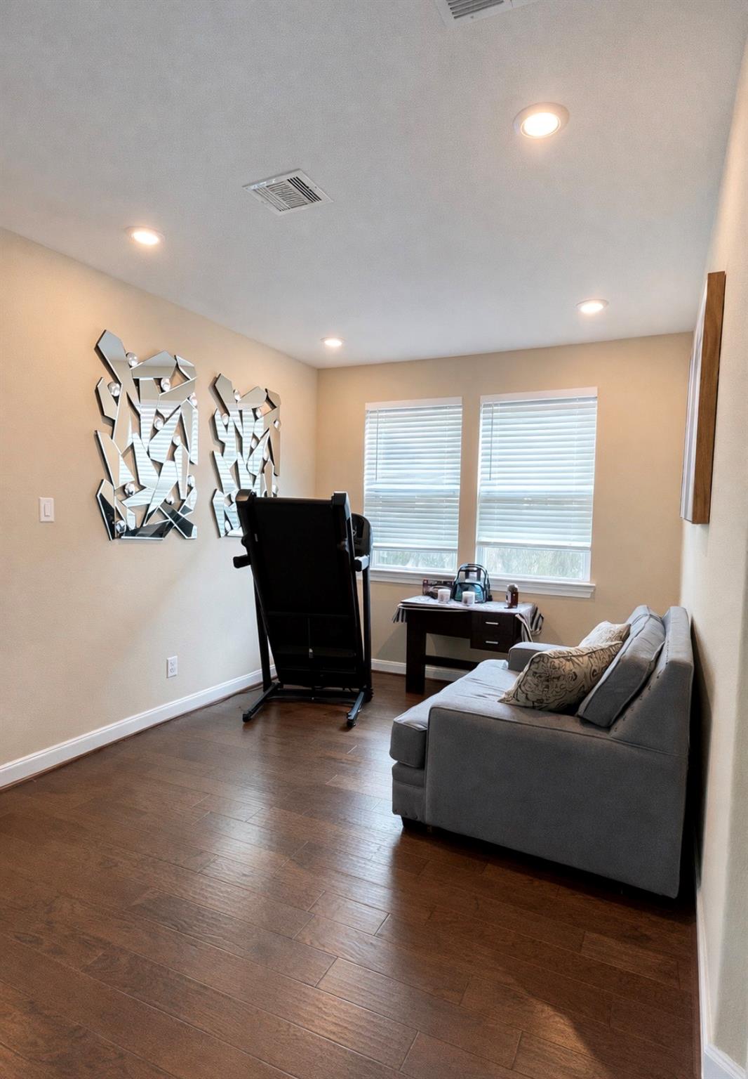 2610 Newport Lake Boulevard