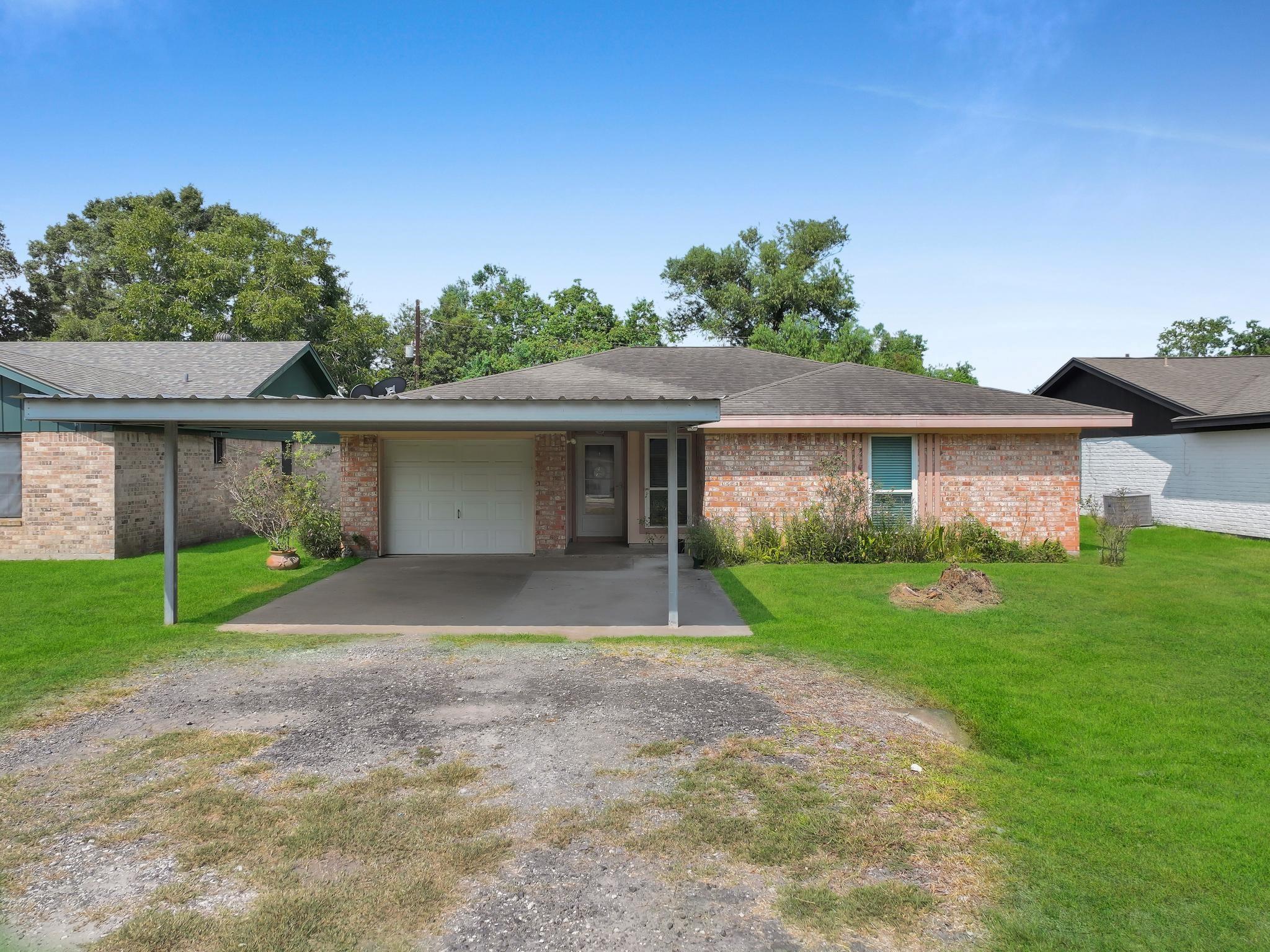 1438 W Palm Drive