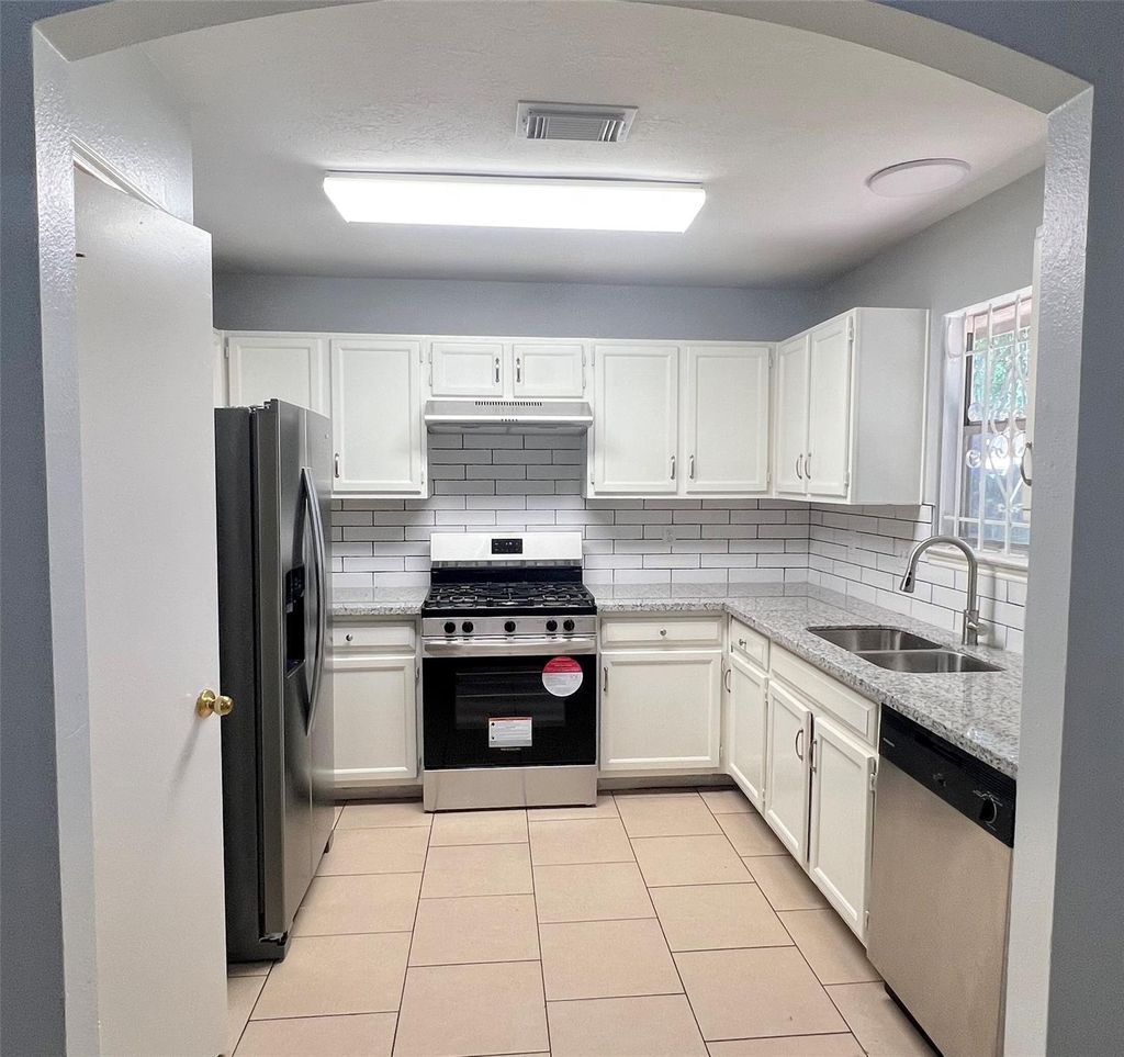 Photo of 15407 Town Green Drive, Houston, TX 77083 (MLS # 55511500)