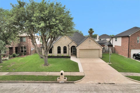 Photo of 1006 Park Green Drive, Deer Park, TX 77536 (MLS # 20684050)