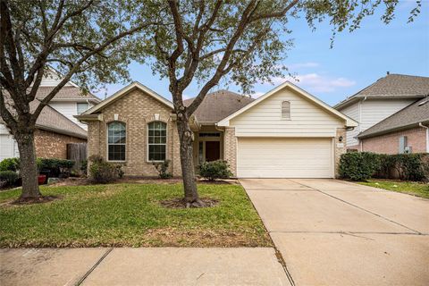 Photo of 1631 Crescent Shores Lane, Pasadena, TX 77586 (MLS # 5165923)