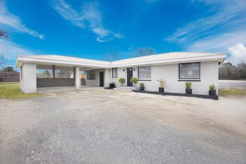 Homes For Sale - 3709 Beaumont Ave<br/> Liberty, TX 77575