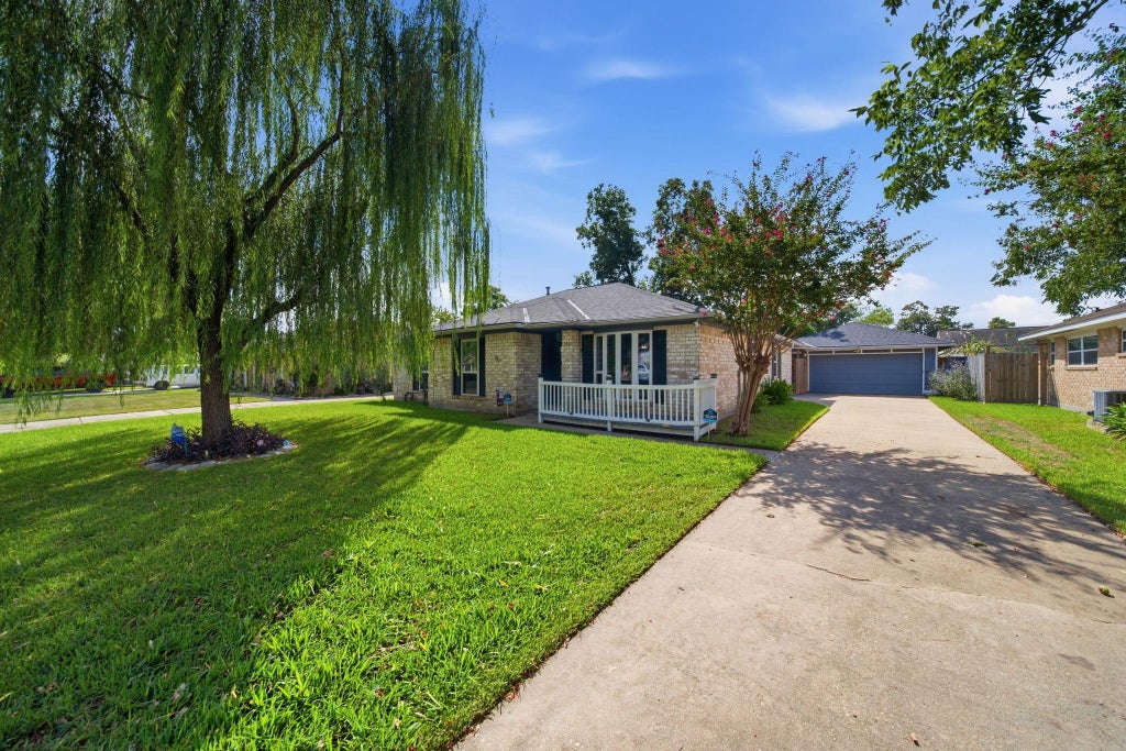 Photo of 19519 Ricelake Lane, Houston, TX 77084 (MLS # 10886252)