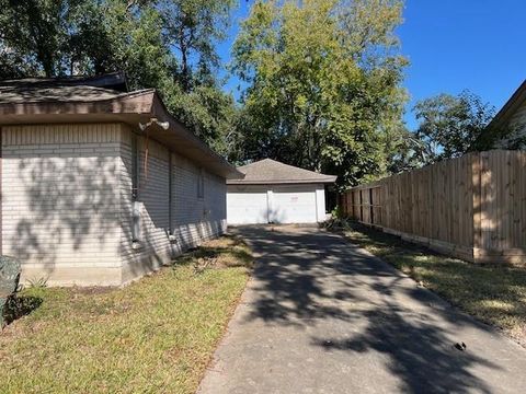 Tiny photo for 5446 Loch Lomond Drive, Houston, TX 77096 (MLS # 10415114)
