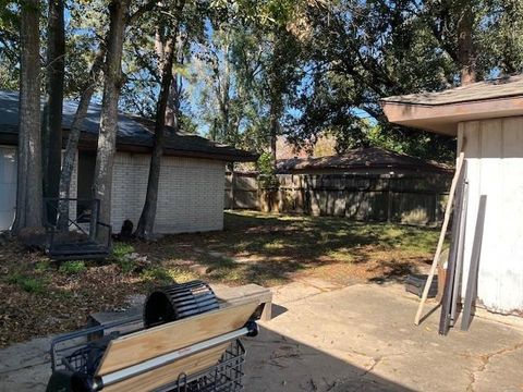 Tiny photo for 5446 Loch Lomond Drive, Houston, TX 77096 (MLS # 10415114)
