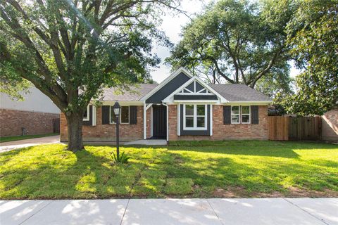 Photo of 822 Red Rock Canyon Drive, Katy, TX 77450 (MLS # 21341863)