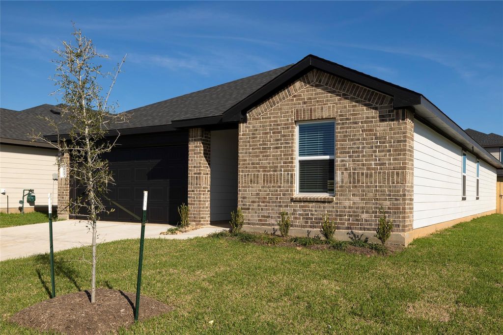 Photo of 3823 Axyl Run Ct, Fulshear, TX 77441 (MLS # 60420573)