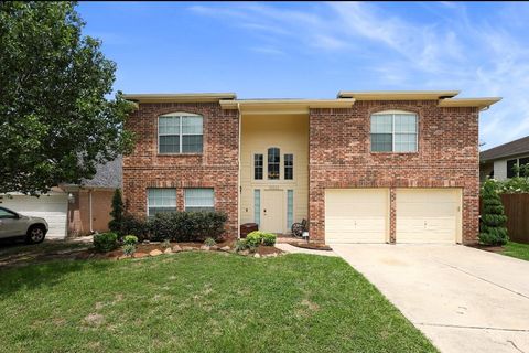 Photo of 18222 Winding Timbers Lane, Humble, TX 77346 (MLS # 3935045)