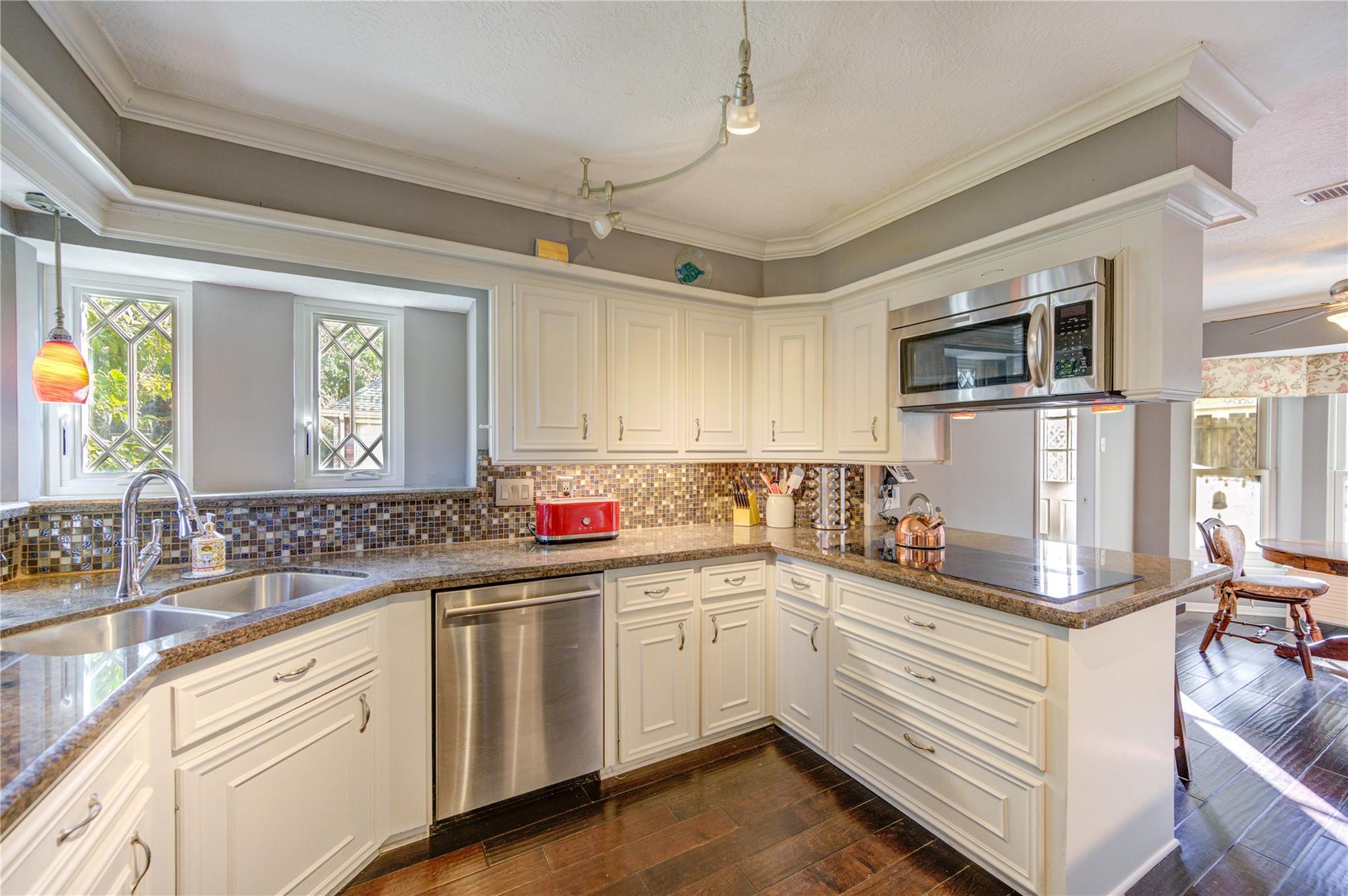 22526 Cove Hollow Drive