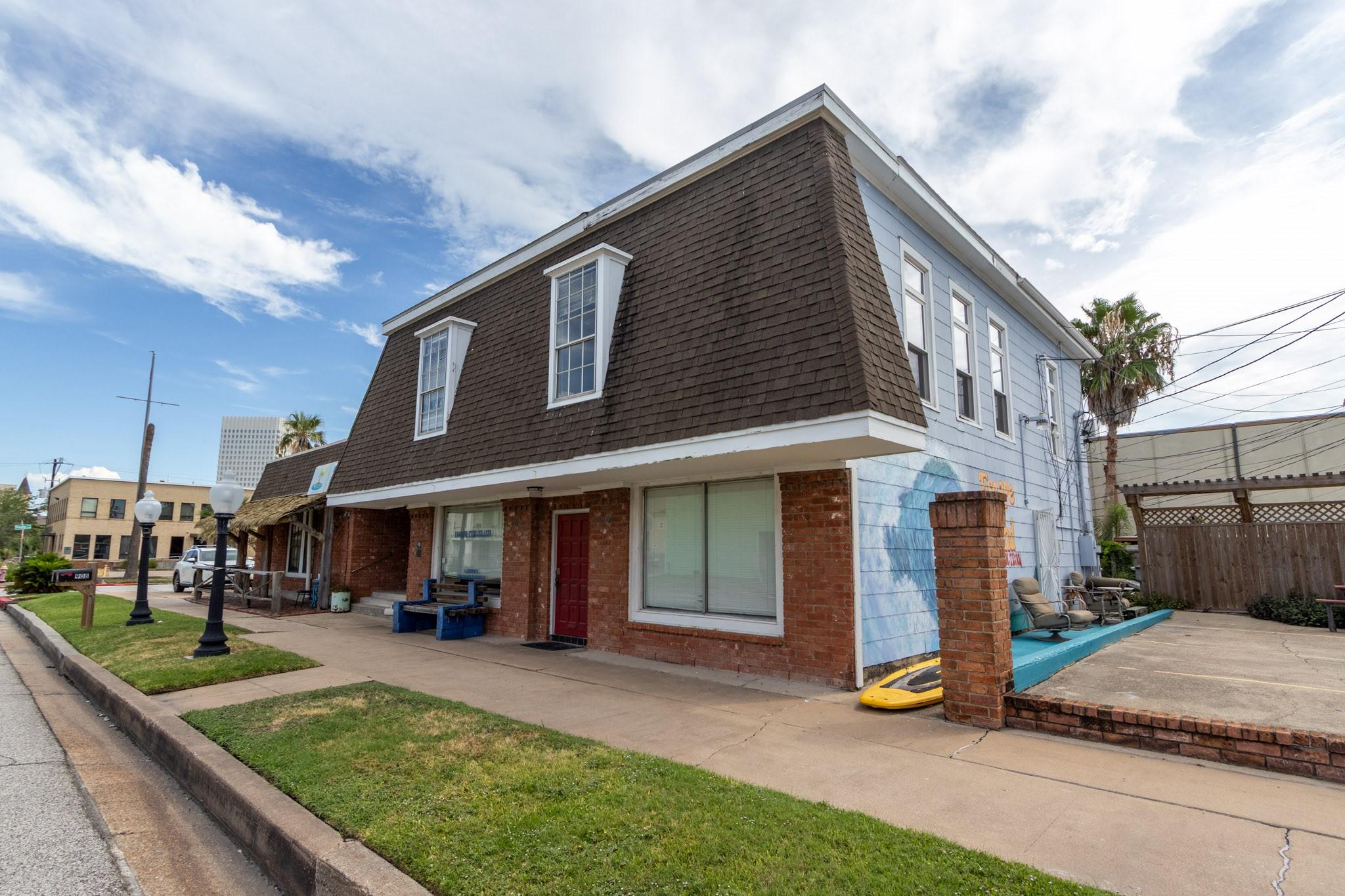 910 Moody Avenue