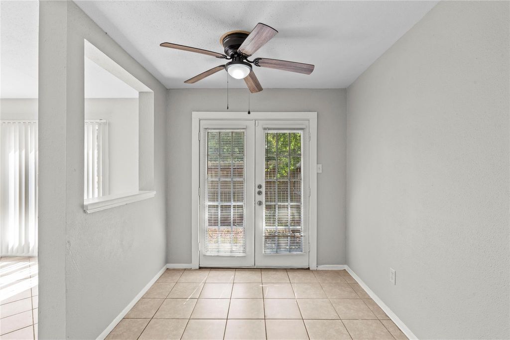 Photo of 2202 16th Avenue N #5, Texas City, TX 77590 (MLS # 28012550)