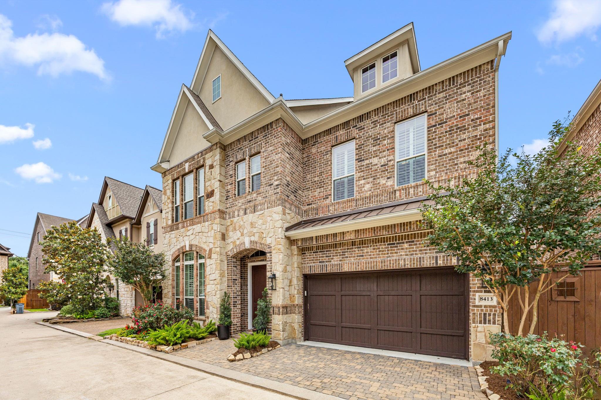 8413 Moritz Green