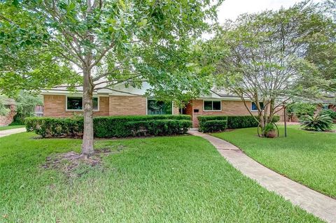 Photo of 5446 Jason Street, Houston, TX 77096 (MLS # 98117732)