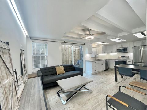 Photo of 403 Avondale Street #6E, Houston, TX 77006 (MLS # 74018389) Photo of 403 Avondale Street #6E, Houston, TX 77006 (MLS # 74018389)