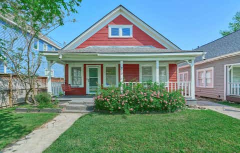Photo of 219 W 13th Street, Houston, TX 77008 (MLS # 43224419)