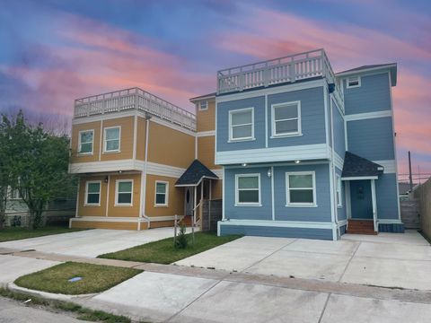 Photo of 4013 Avenue N 1/2, Galveston, TX 77550 (MLS # 6751565)