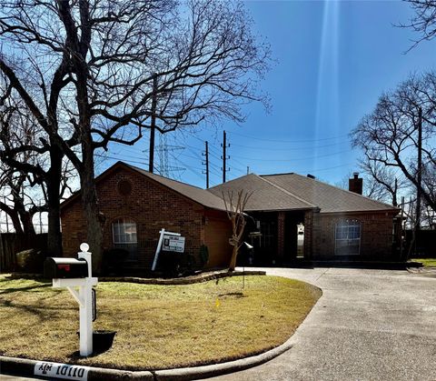 10110 El Chaco Street Baytown TX 77521