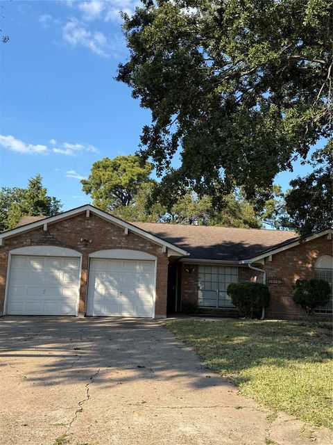 Photo of 10831 Overlea Drive, Houston, TX 77089 (MLS # 68387042)