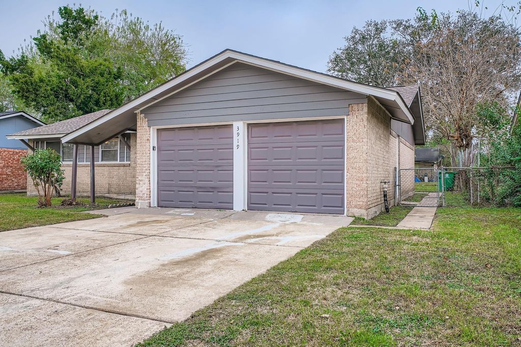 Photo of 3919 Rosebud Drive, Houston, TX 77053 (MLS # 53082432)