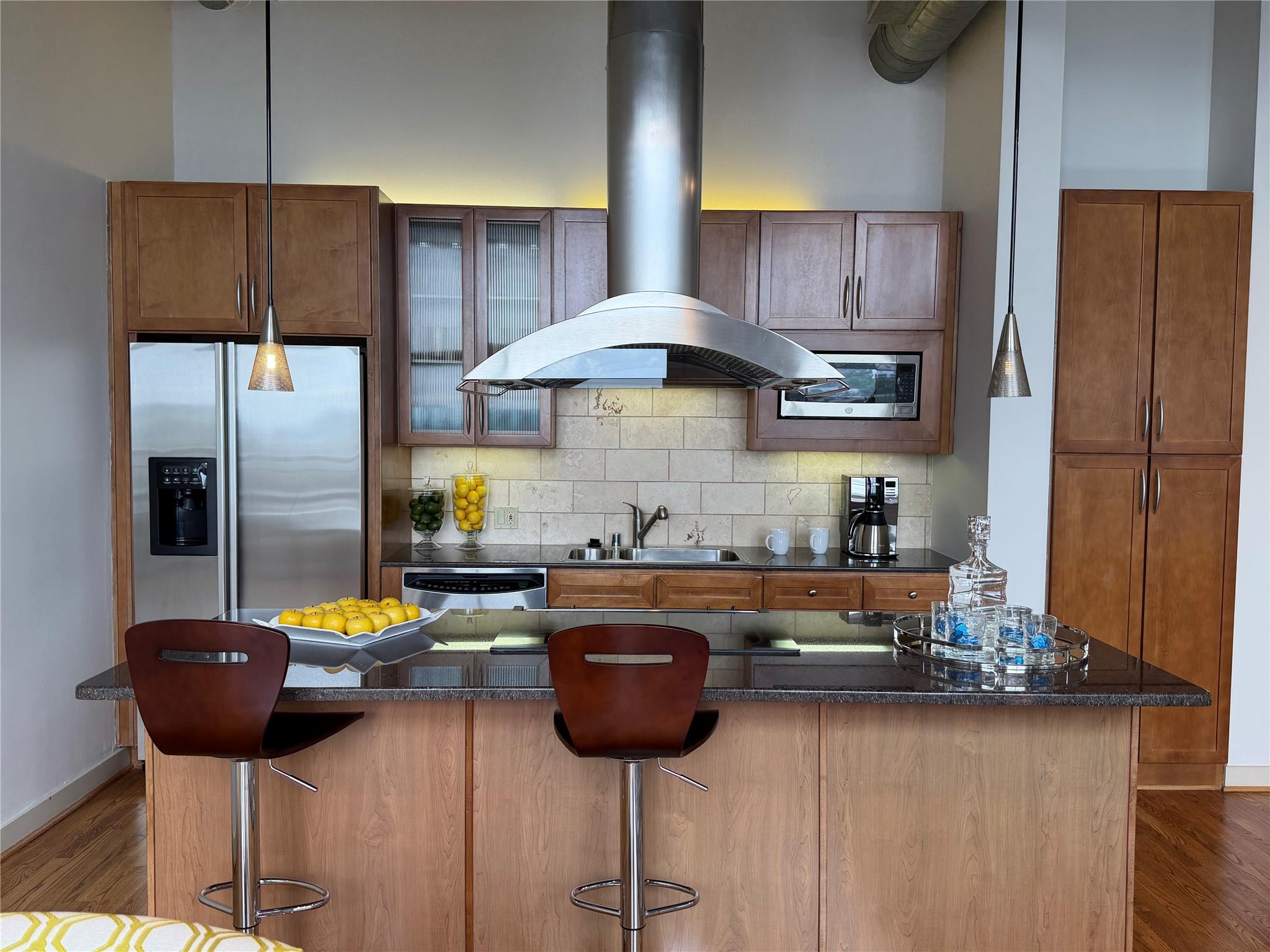 4899 Montrose Boulevard 808