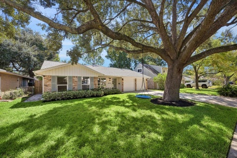 Photo of 10659 Mayfield Road, Houston, TX 77043 (MLS # 48351653)