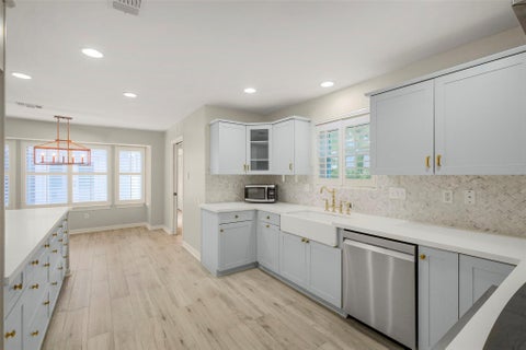 Tiny photo for 8851 Larston Street, Houston, TX 77055 (MLS # 5147794)