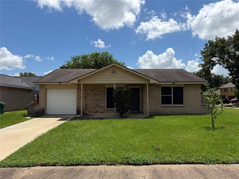 Photo of 7502 Stone Pine Lane, Houston, TX 77041 (MLS # 14643212)