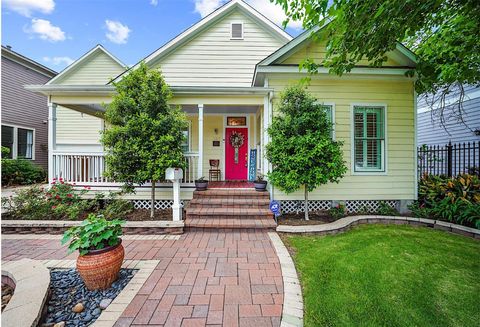 Photo of 1327 Ashland Street, Houston, TX 77008 (MLS # 89784085)