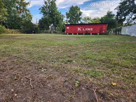 Photo of 8009 Sealey Street, Houston, TX 77088 (MLS # 17749077) Photo of 8009 Sealey Street, Houston, TX 77088 (MLS # 17749077)