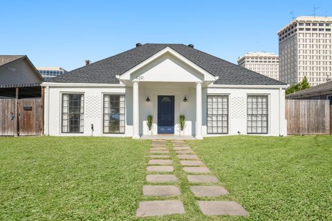 Photo of 4391 Varsity Lane, Houston, TX 77004 (MLS # 28198843)