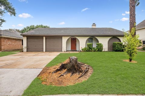 Photo of 16011 Hickory Knoll Drive, Houston, TX 77059 (MLS # 93325828)