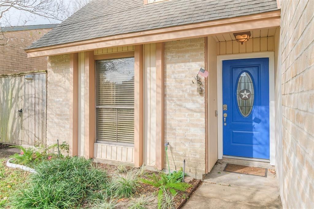 Photo of 11902 Brook Meadows Lane, Meadows Place, TX 77477 (MLS # 8475541)