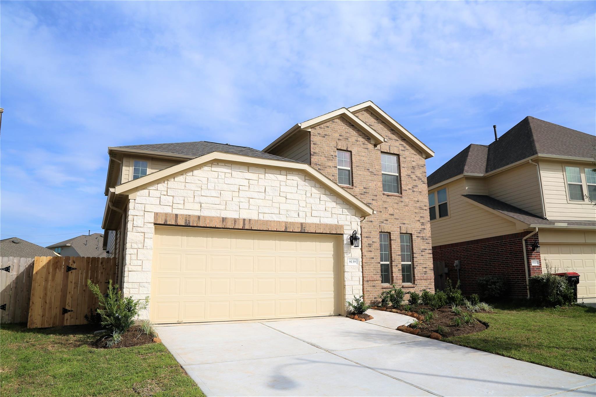 8139 Fairfield Manor Way