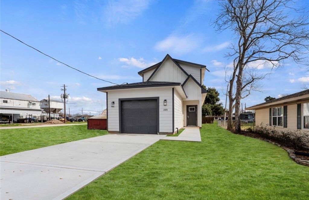 Photo of 205 S Second Street, Beasley, TX 77417 (MLS # 73431052)