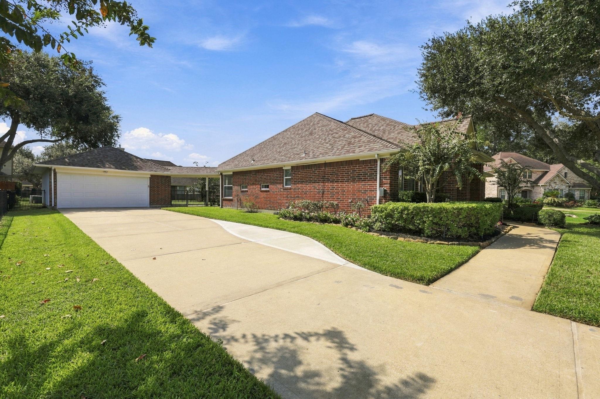 33211 Woodton Court