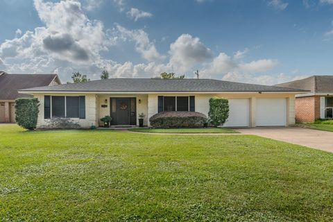 Photo of 7555 Chelsea Place, Beaumont, TX 77706 (MLS # 55725079) Photo of 7555 Chelsea Place, Beaumont, TX 77706 (MLS # 55725079)