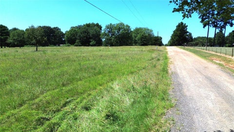 Photo of 354 County Road 3025, Crockett, TX 75835 (MLS # 45840102)